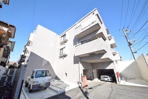 リズ市川平田の物件外観写真